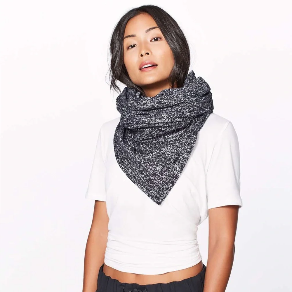Lululemon Scarf Vinyasa Black And White 1523 - Picture 1 of 7